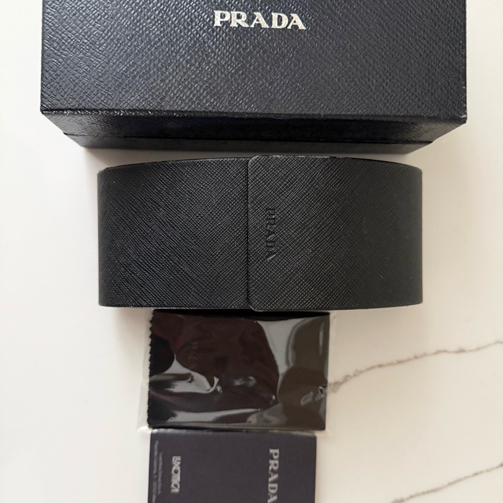 PRADA PR12QS Tortoise Shell / Brown
Sunglasses Full Set - Picture 7 of 7